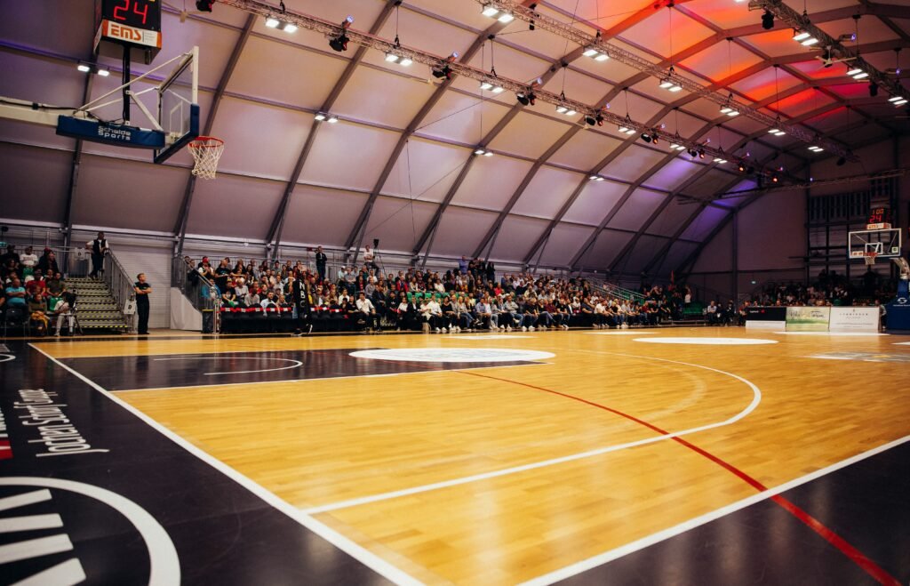 Former NBA players connected to Jehovah’s Witnesses discussing faith, basketball careers, and life after professional sports.